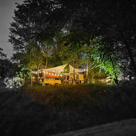 Domloc Bed & Breakfast 4*